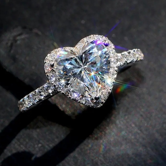 New stunning women's heart size 7 ring - Picture 2 of 4